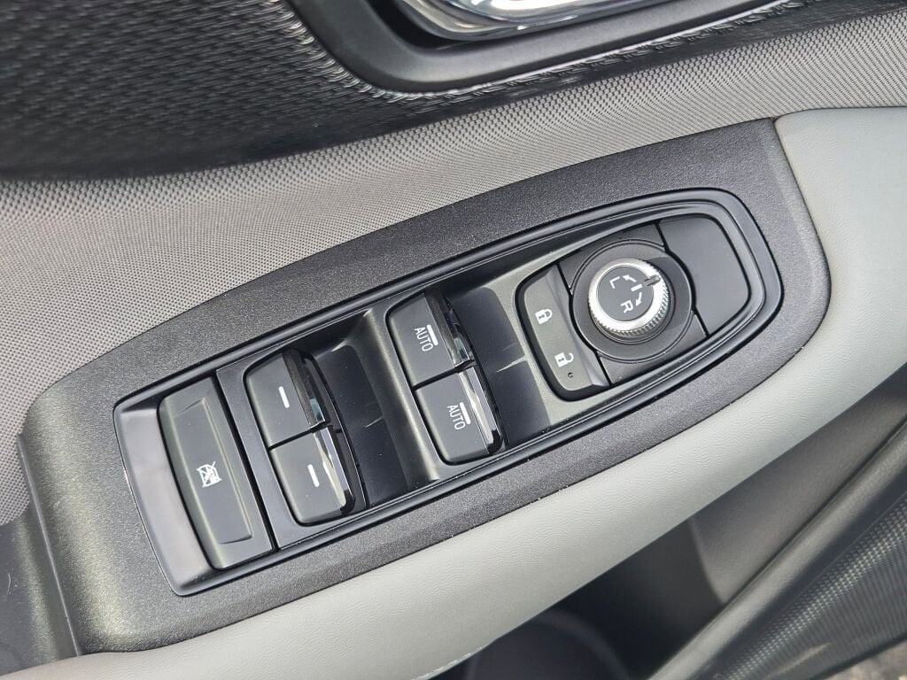 2025 SUBARU LEGACY - Image 19