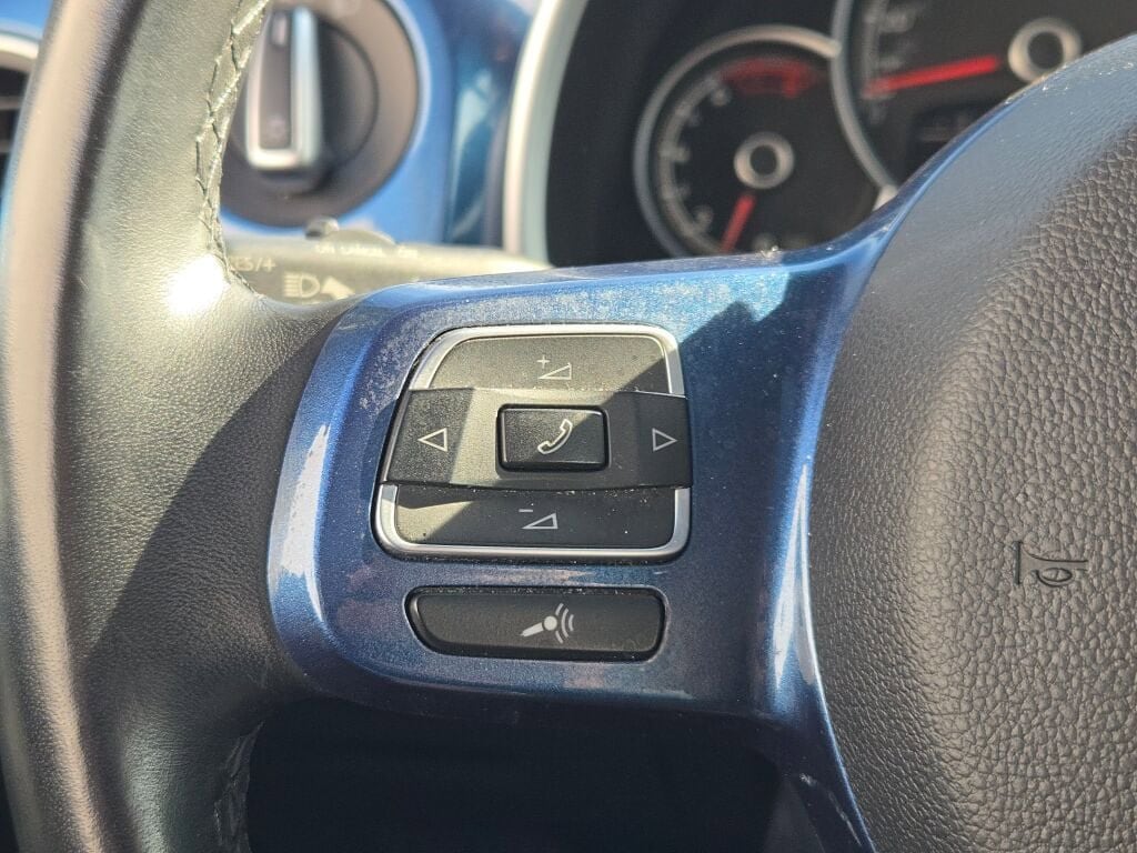 2018 VOLKSWAGEN BEETLE - Image 19