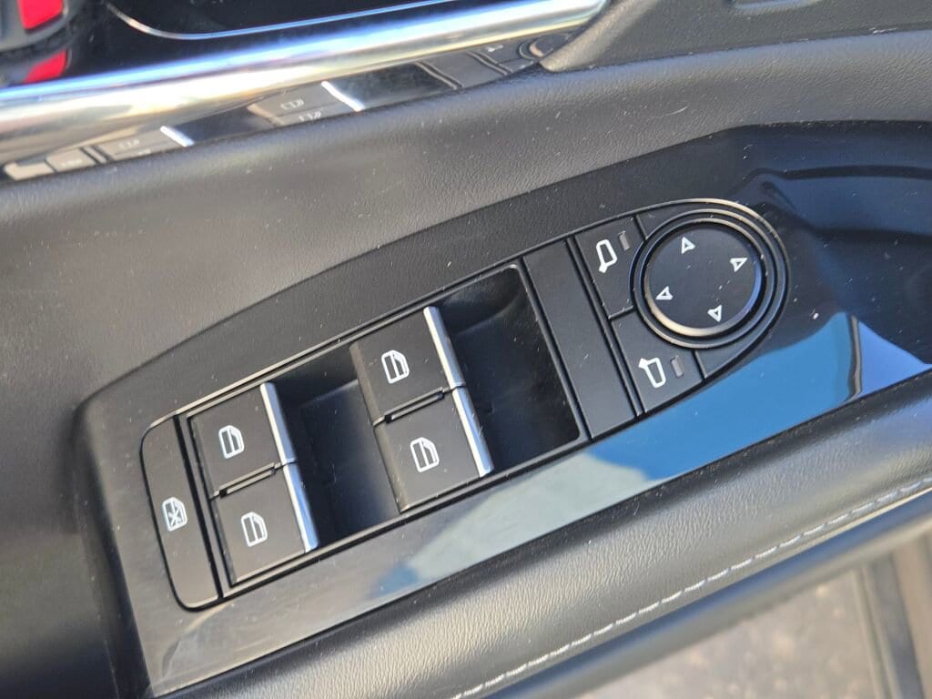 2023 MAZDA CX-30 - Image 19