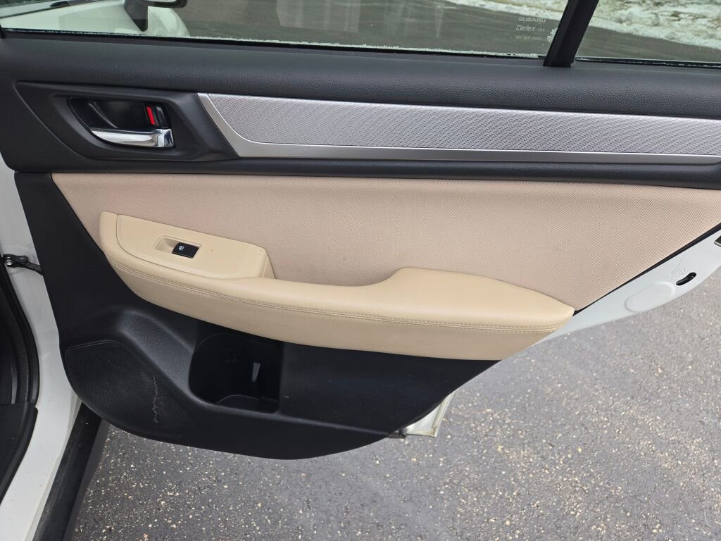 2017 SUBARU OUTBACK - Image 9