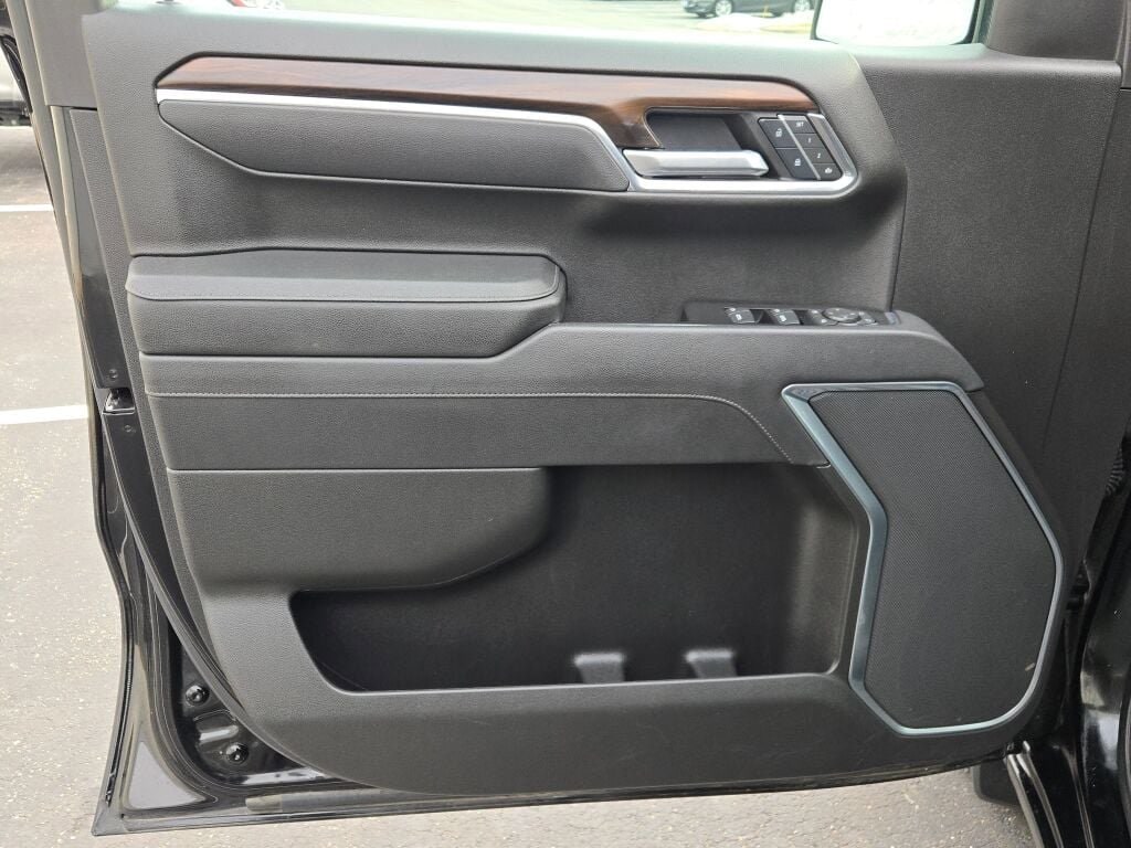 2025 GMC SIERRA - Image 18