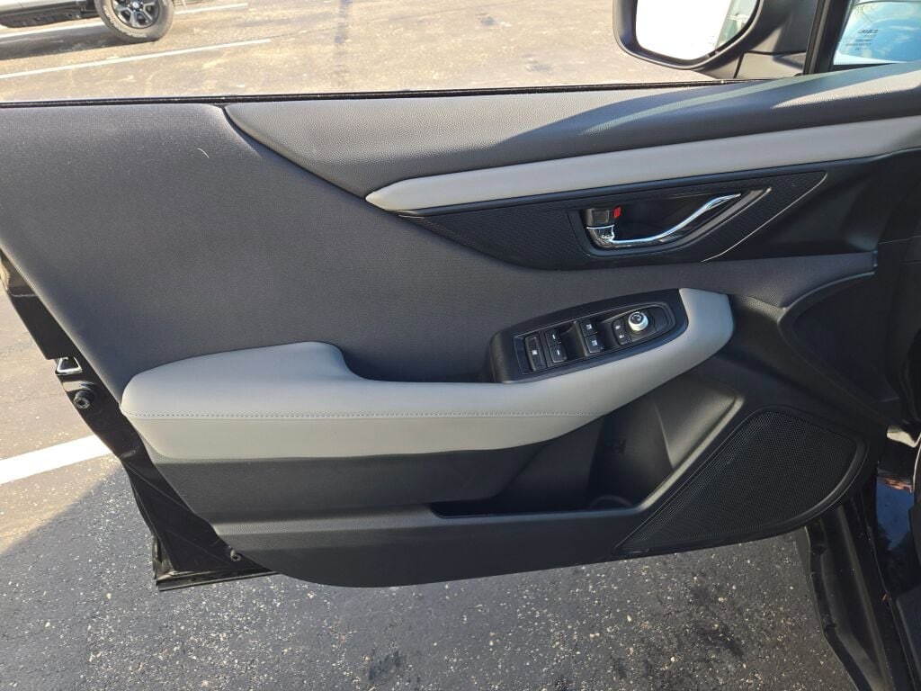 2025 SUBARU OUTBACK - Image 18