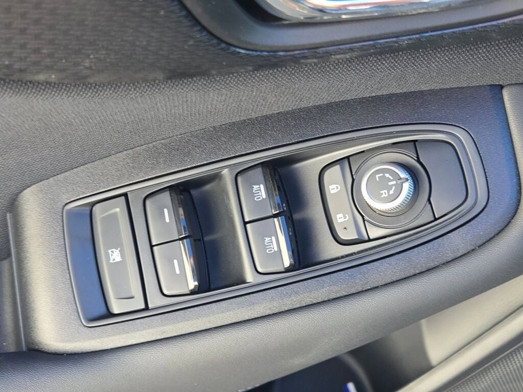 2025 SUBARU LEGACY - Image 17