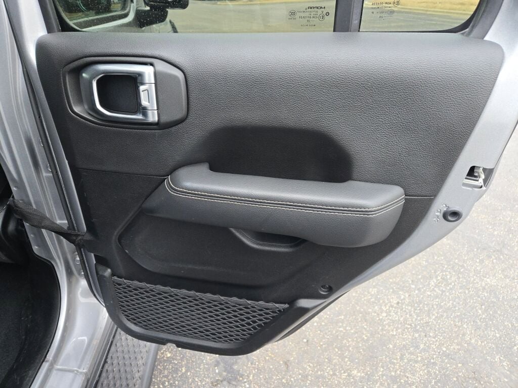 2020 JEEP GLADIATOR - Image 9