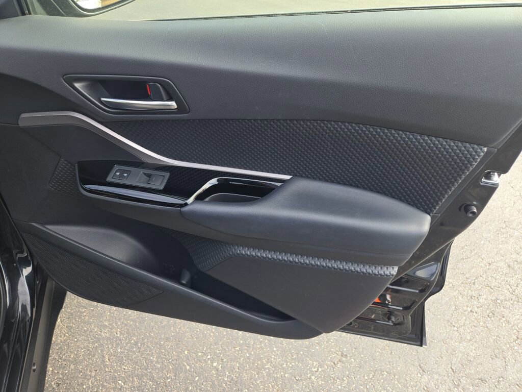 2021 TOYOTA C-HR - Image 6