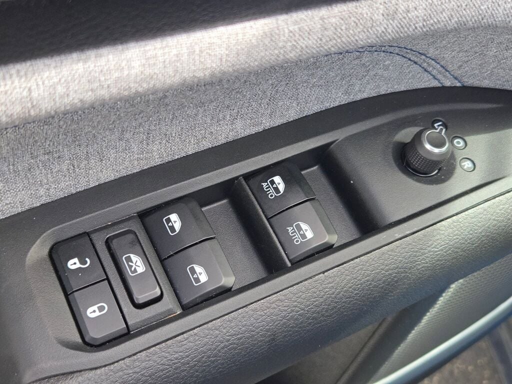 2025 JEEP COMPASS - Image 21