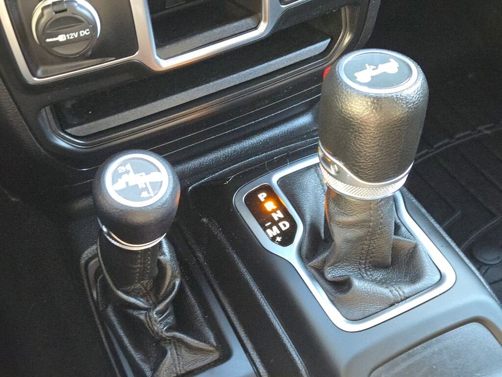 2021 JEEP WRANGLER - Image 25