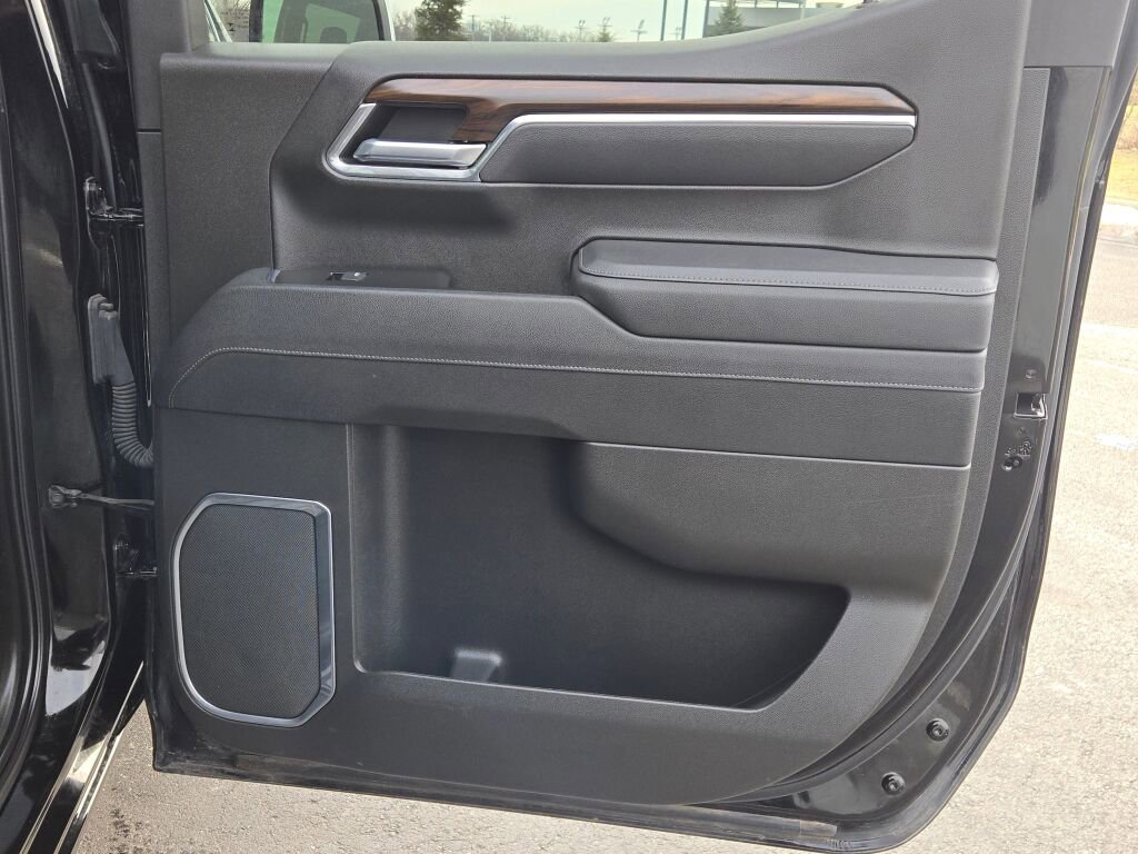 2025 GMC SIERRA - Image 10