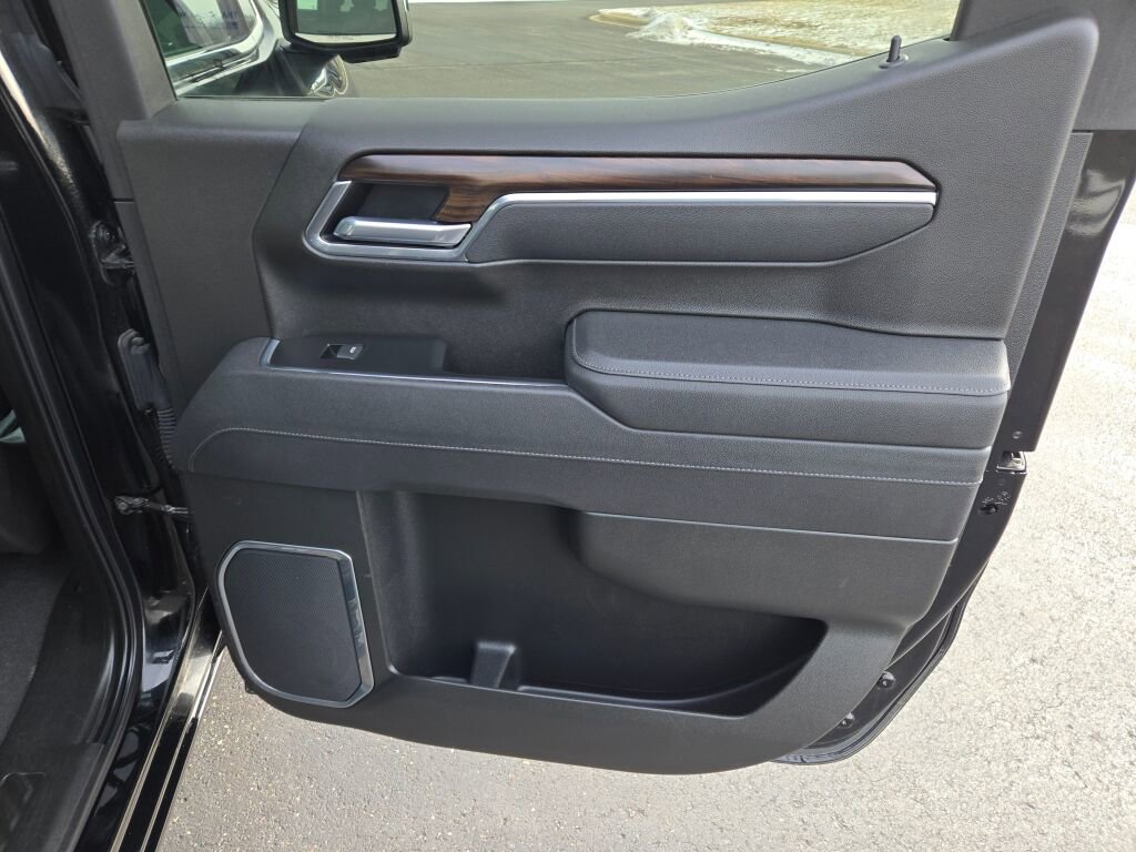 2025 GMC SIERRA - Image 8