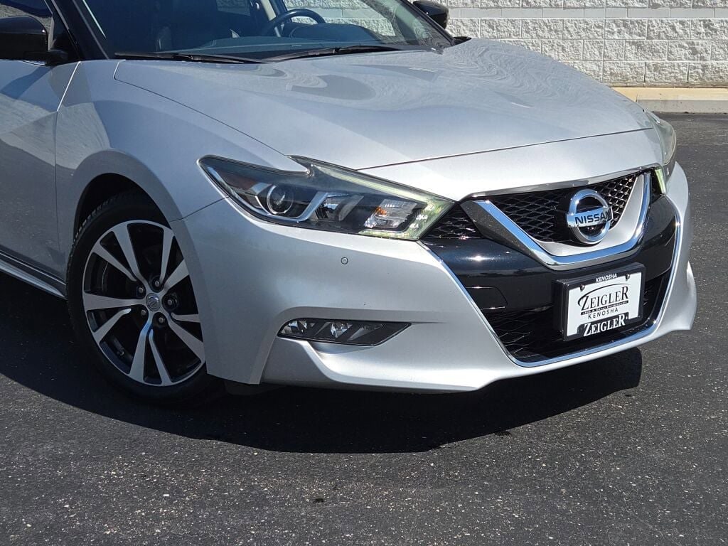 Used 2017 Nissan Maxima Platinum with VIN 1N4AA6AP1HC368316 for sale in Kenosha, WI