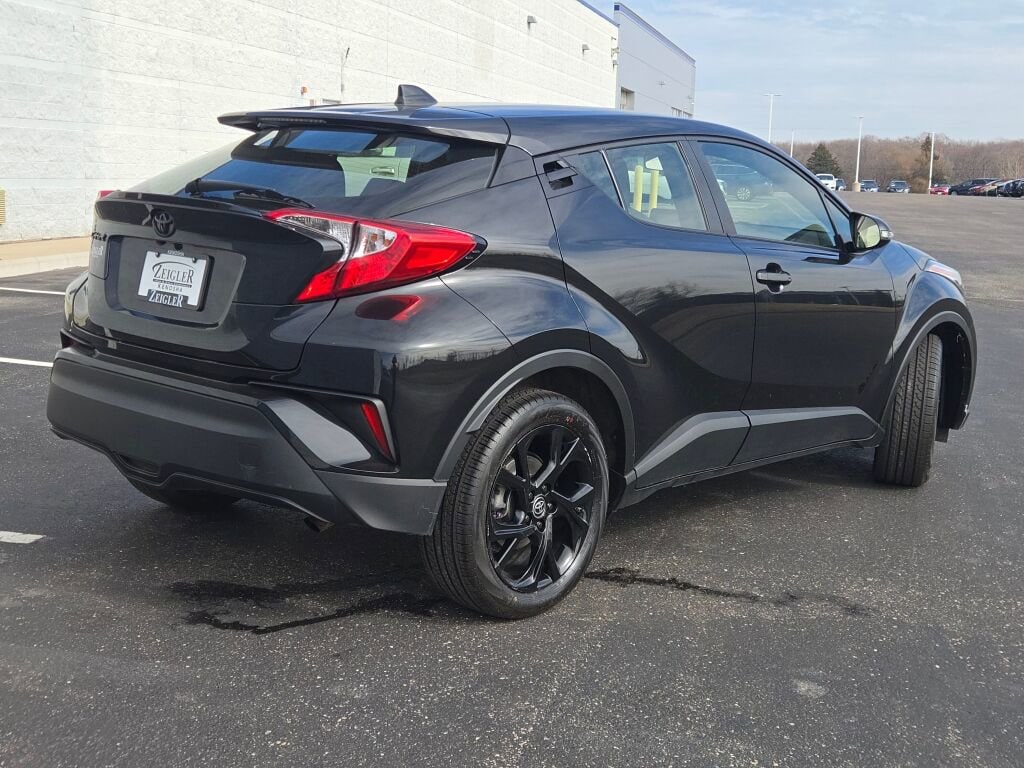 2021 TOYOTA C-HR - Image 11