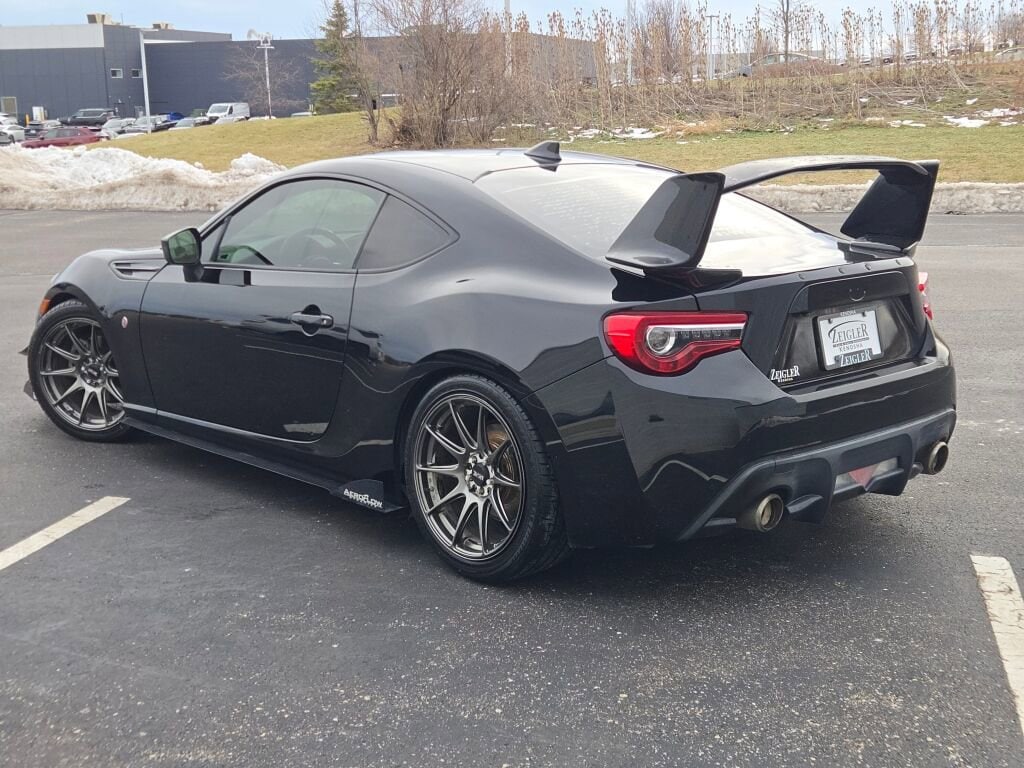 2017 TOYOTA 86 - Image 10
