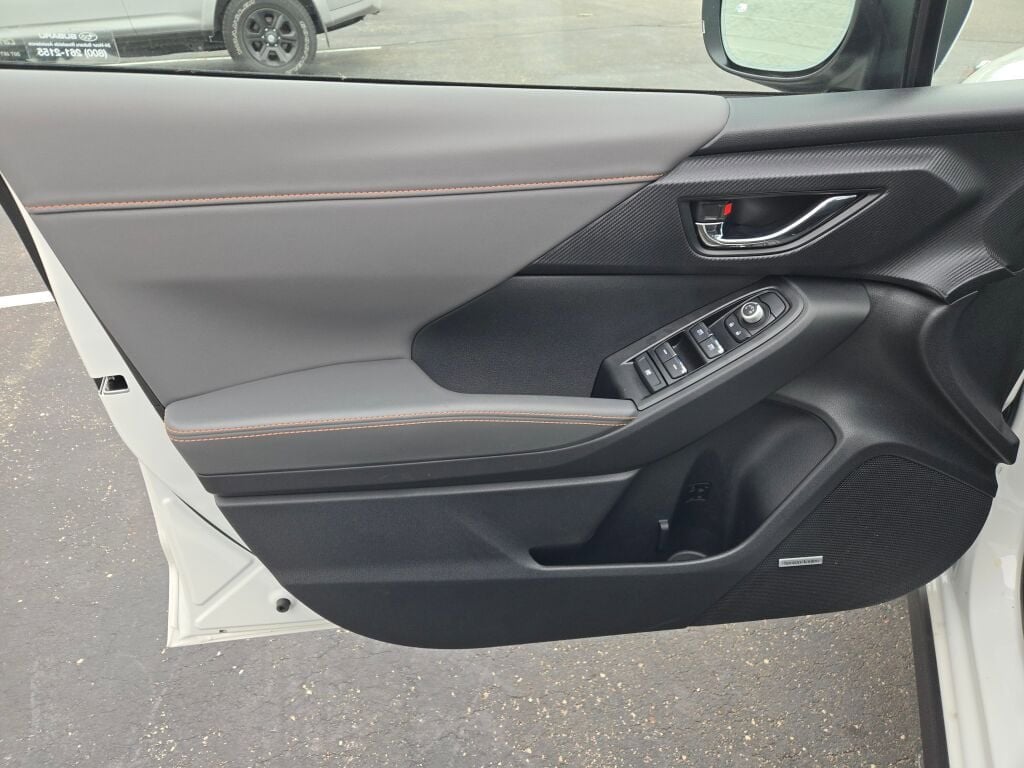 2025 SUBARU CROSSTREK - Image 17