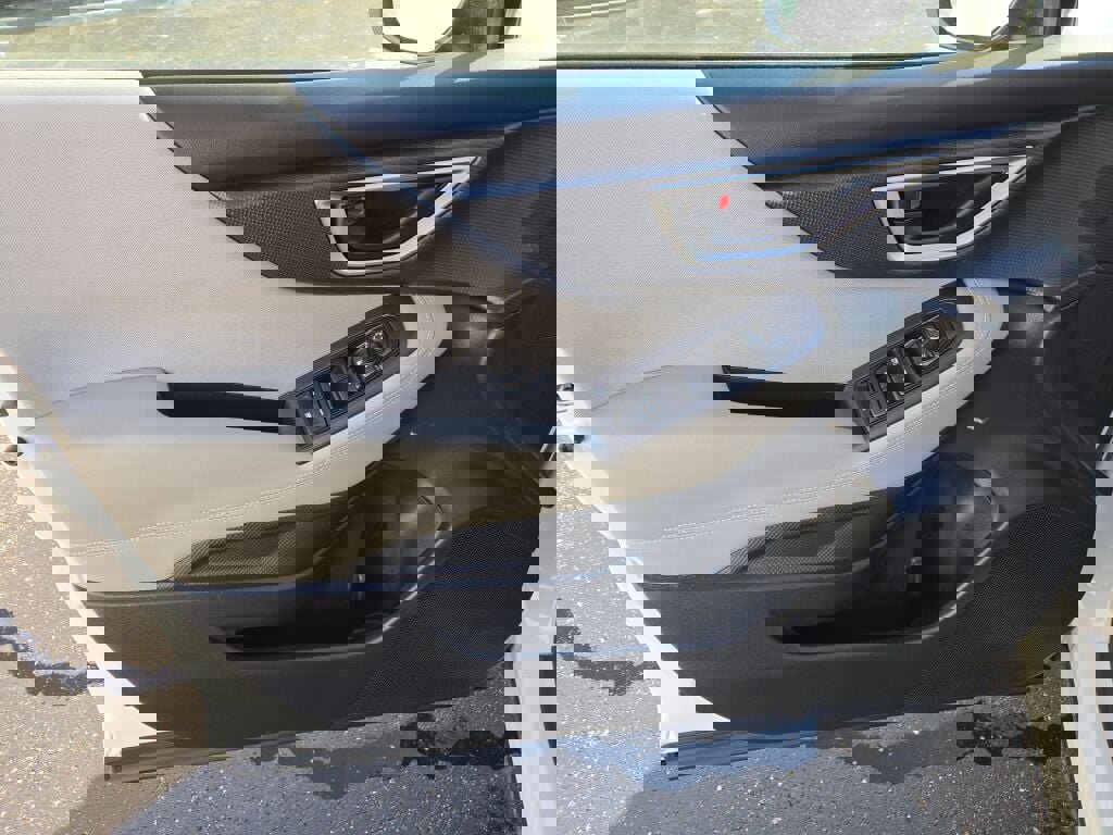 2022 SUBARU FORESTER - Image 18