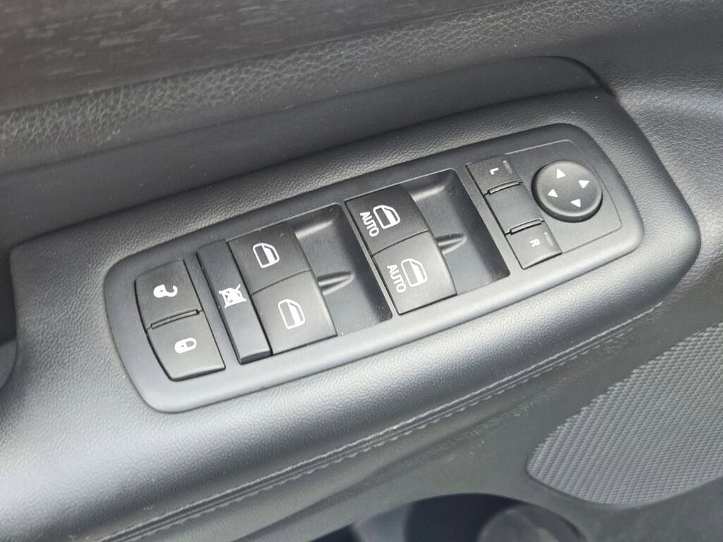 2016 JEEP GRAND CHEROKEE - Image 20