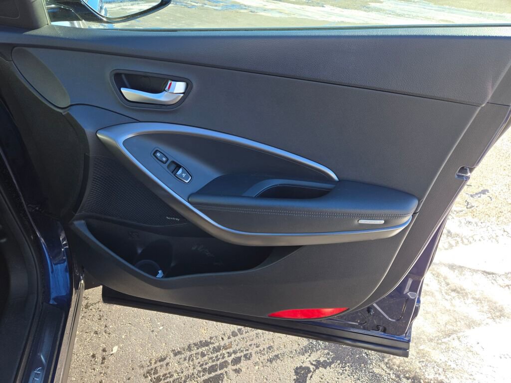 2017 HYUNDAI SANTA FE - Image 5