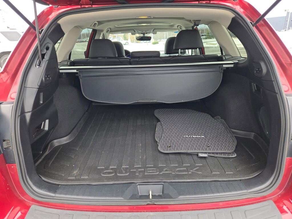 2019 SUBARU OUTBACK - Image 16