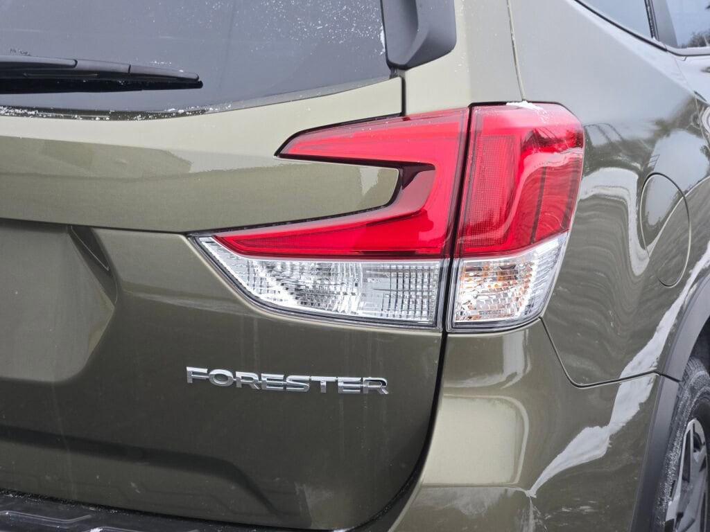 2022 SUBARU FORESTER - Image 11