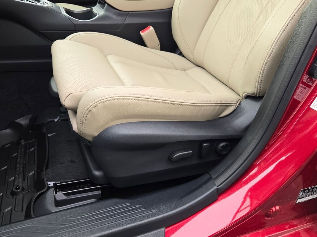 2025 SUBARU LEGACY - Image 21
