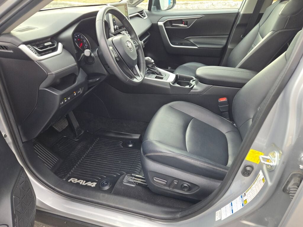 2020 TOYOTA RAV4 - Image 20