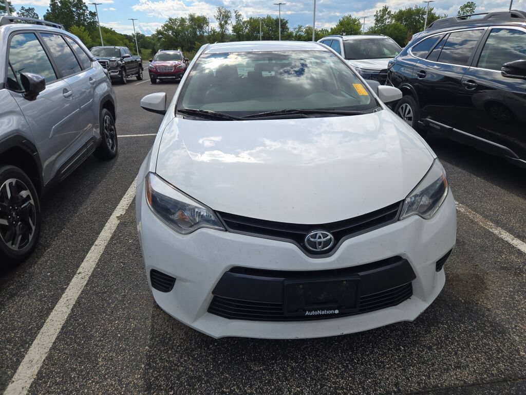 Used 2015 Toyota Corolla LE with VIN 5YFBURHE8FP248481 for sale in Kenosha, WI