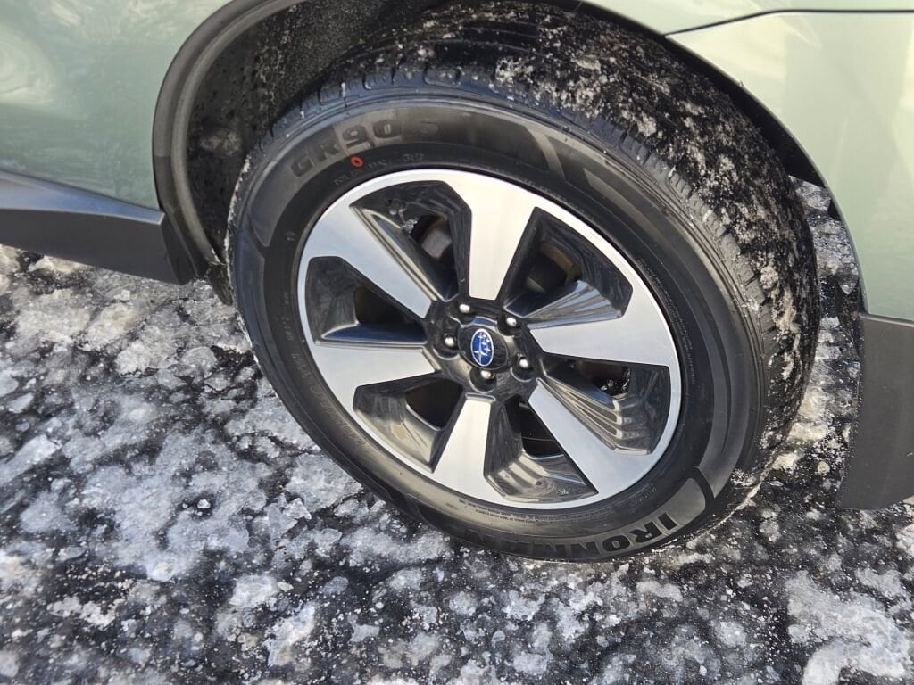 2017 SUBARU FORESTER - Image 14