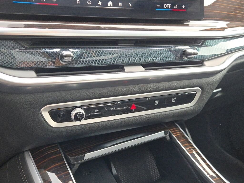 2026 BMW X5 - Image 28