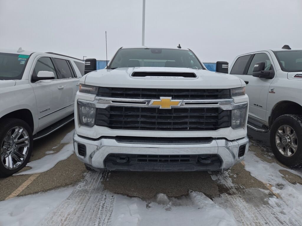 2024 CHEVROLET SILVERADO HD - Image 2