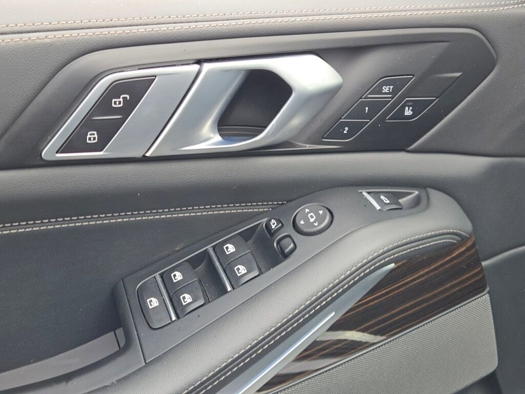 2025 BMW X5 - Image 18