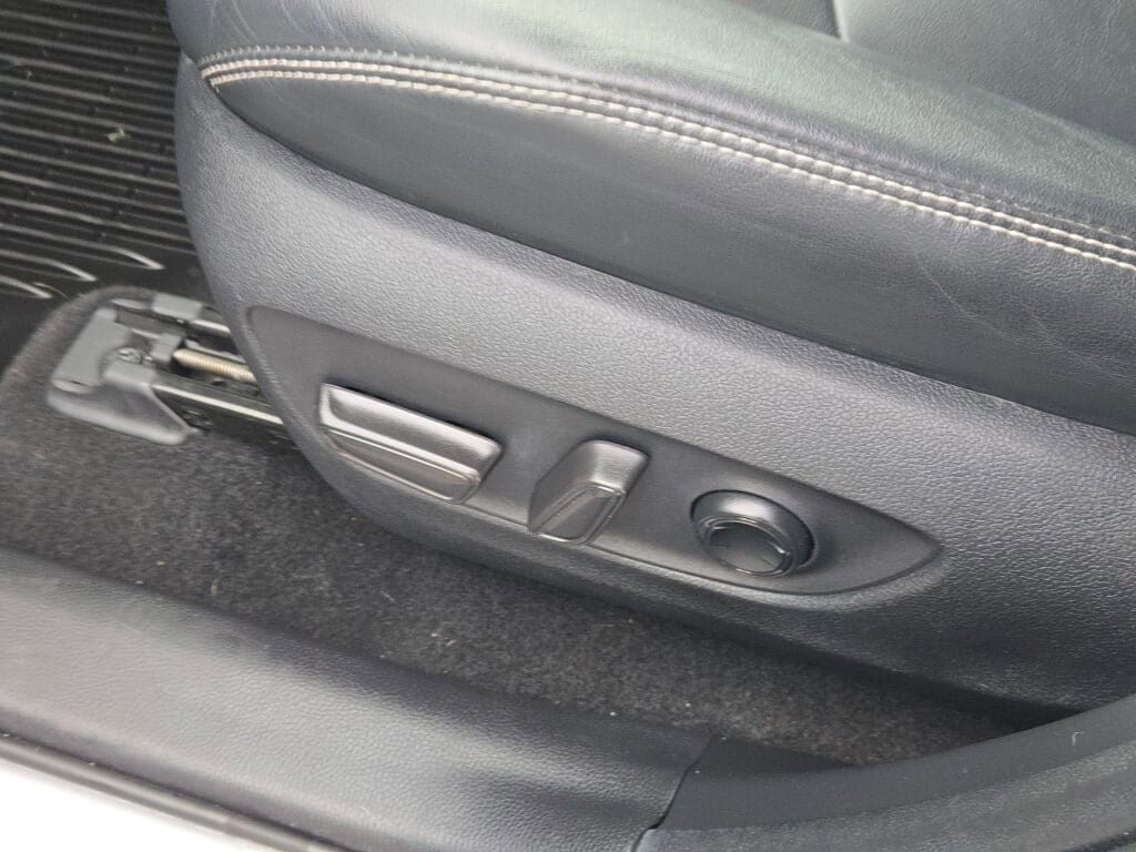 2020 TOYOTA RAV4 - Image 21