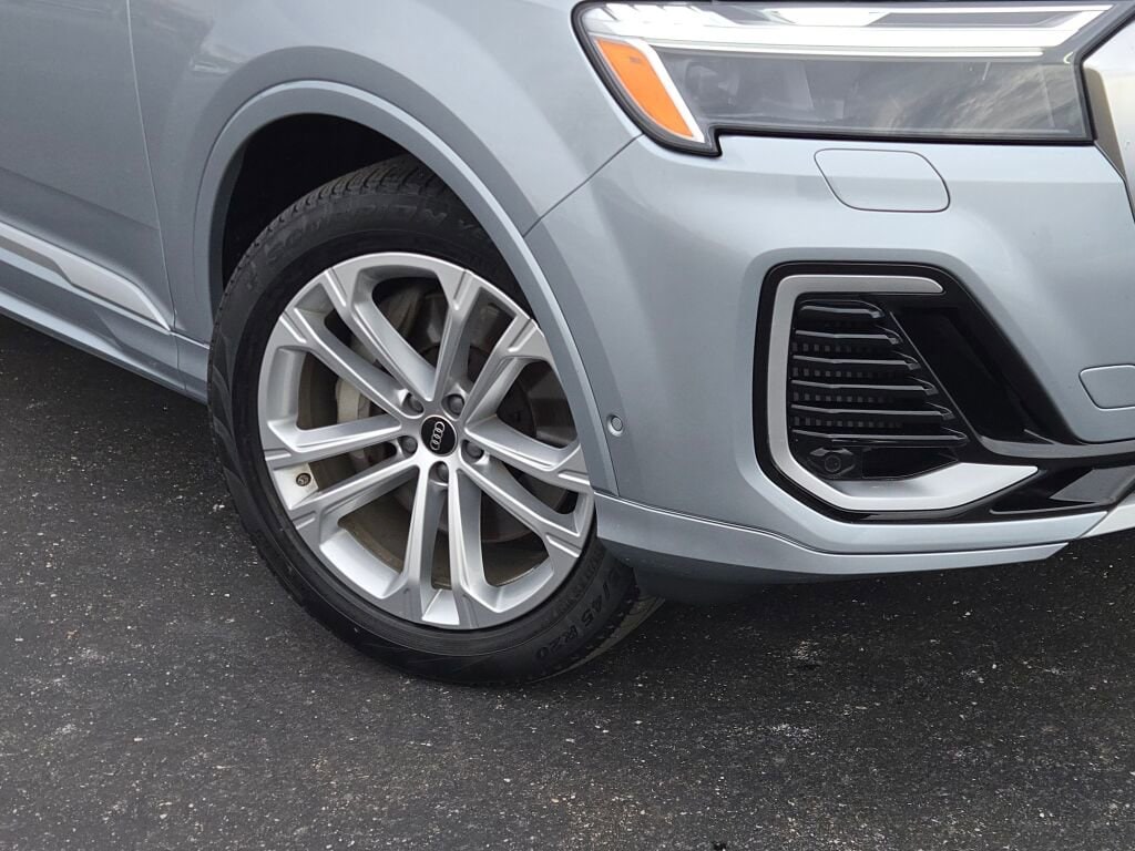 2025 AUDI Q7 - Image 3