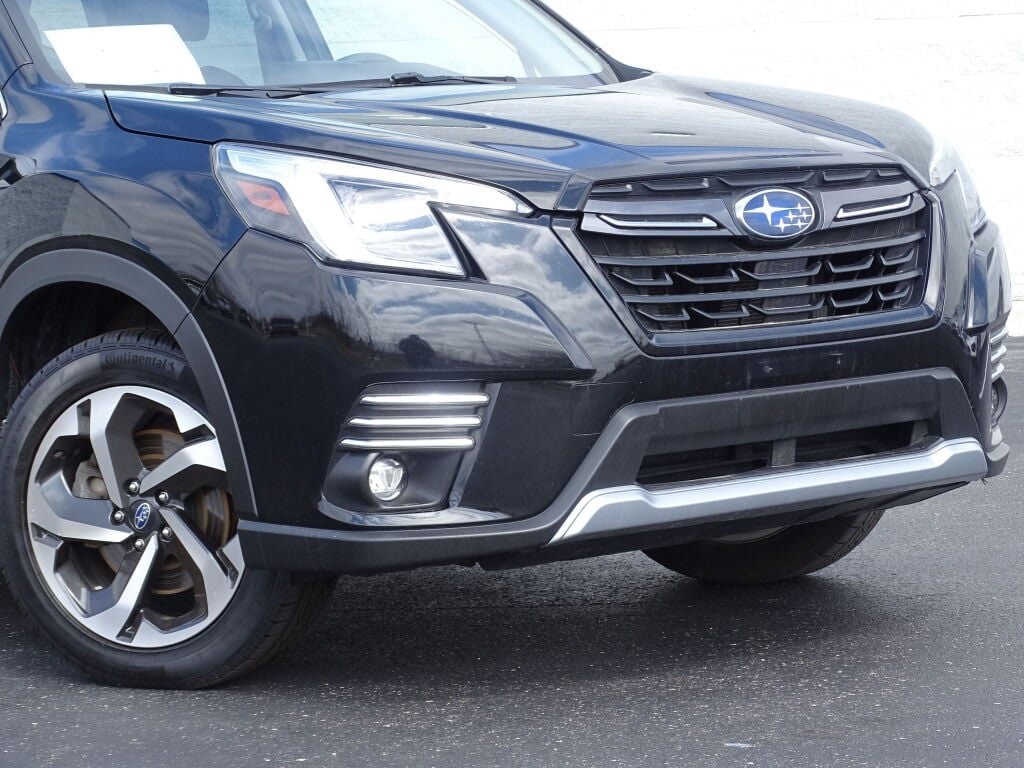 Used 2022 Subaru Forester Touring with VIN JF2SKARCXNH512817 for sale in Kenosha, WI