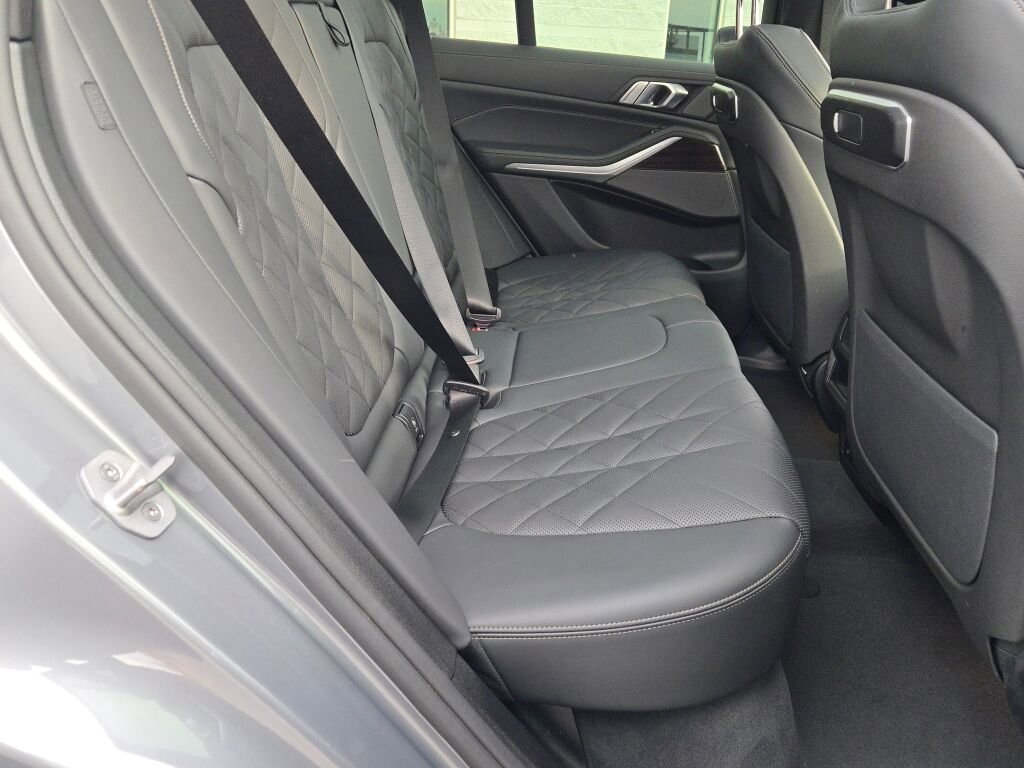 2026 BMW X5 - Image 8