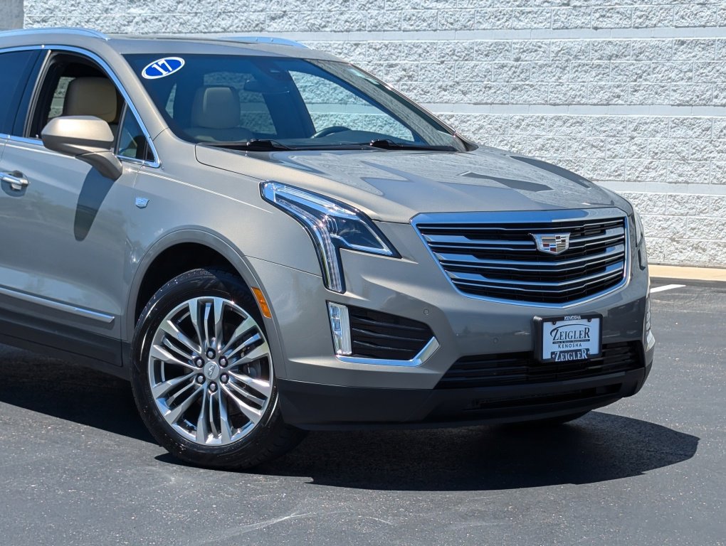 Used 2017 Cadillac XT5 Premium Luxury with VIN 1GYKNERS9HZ312024 for sale in Kenosha, WI