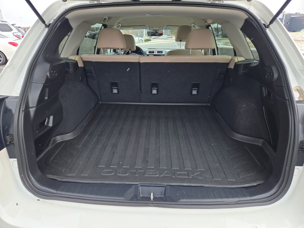 2017 SUBARU OUTBACK - Image 16