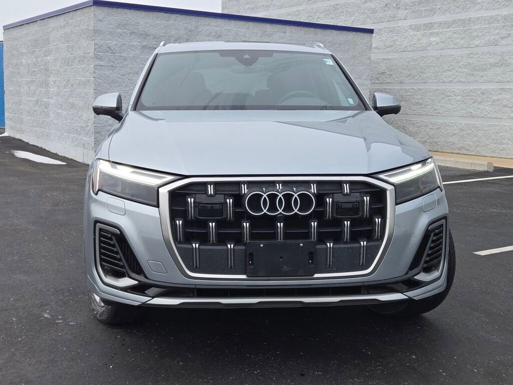 2025 AUDI Q7 - Image 4