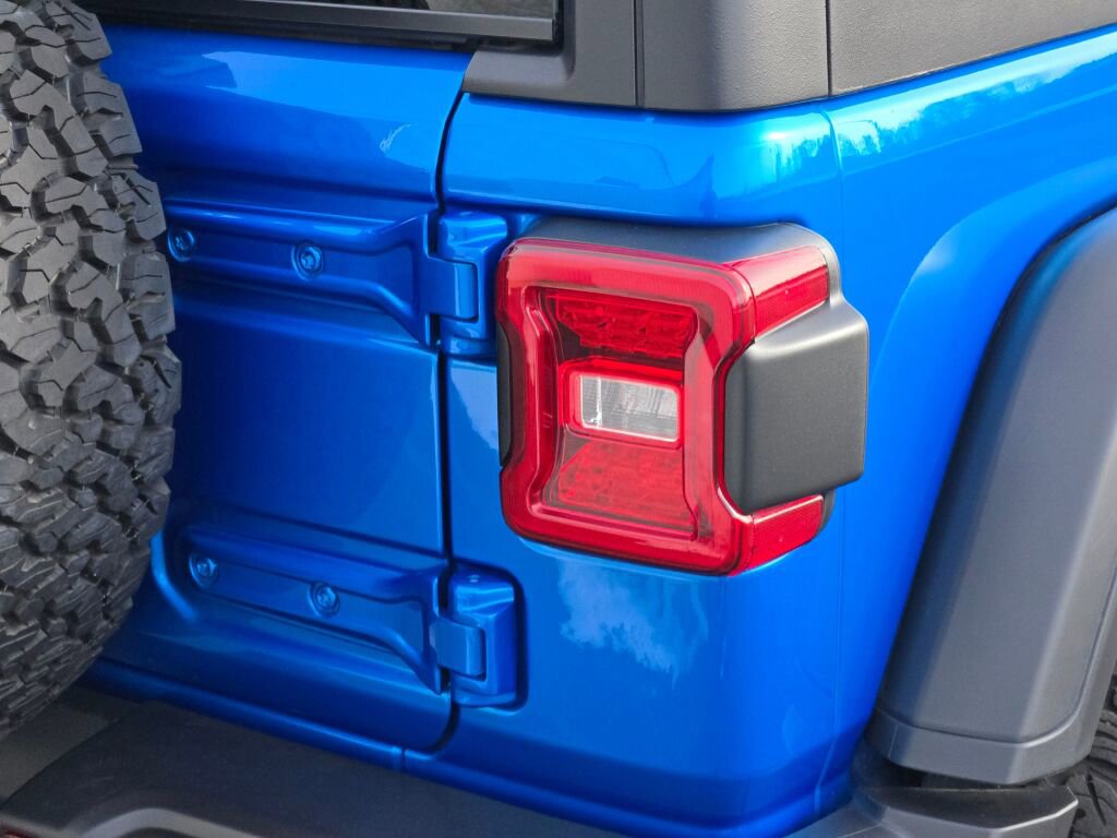 2025 JEEP WRANGLER - Image 12