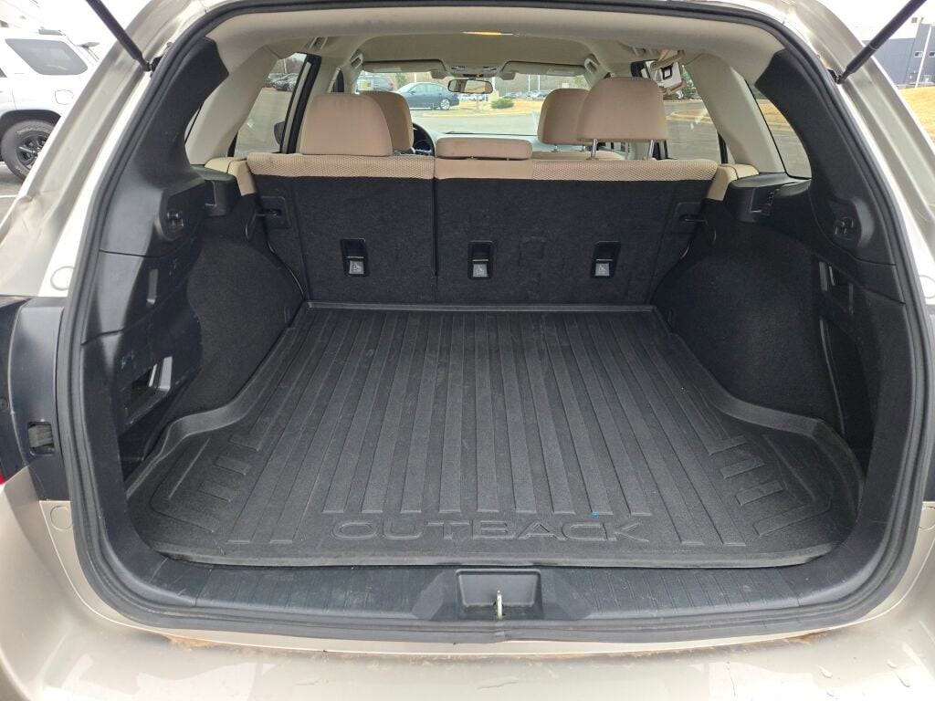 2019 SUBARU OUTBACK - Image 16