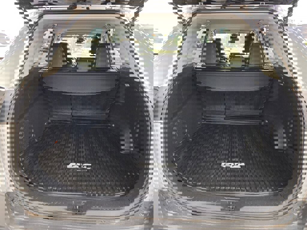 2020 TOYOTA RAV4 - Image 14