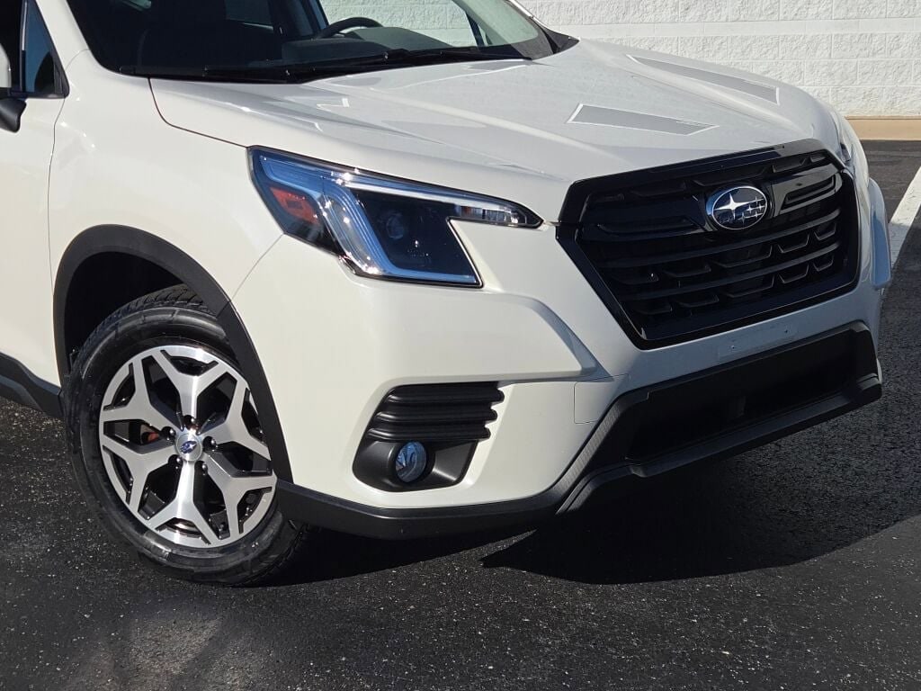 2023 SUBARU FORESTER - Image 2