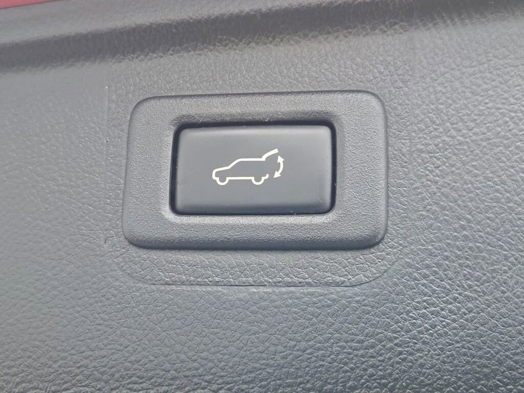 2019 SUBARU OUTBACK - Image 17