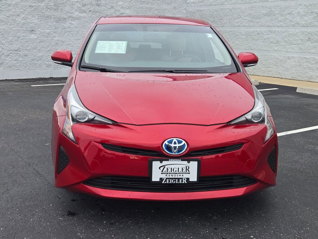 2016 Toyota Prius Four photo 4