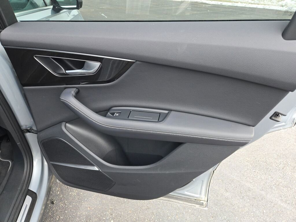 2025 AUDI Q7 - Image 8