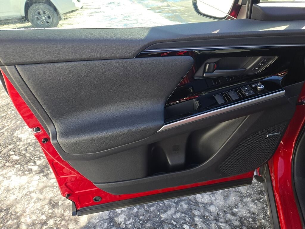 2024 SUBARU SOLTERRA - Image 18