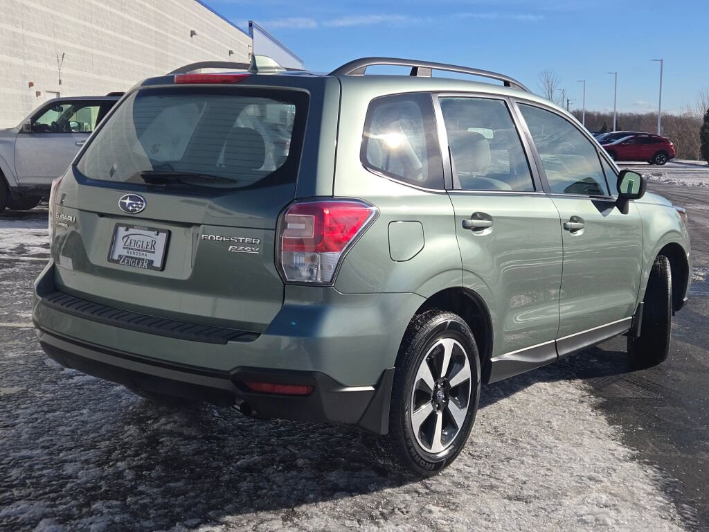 2017 SUBARU FORESTER - Image 10