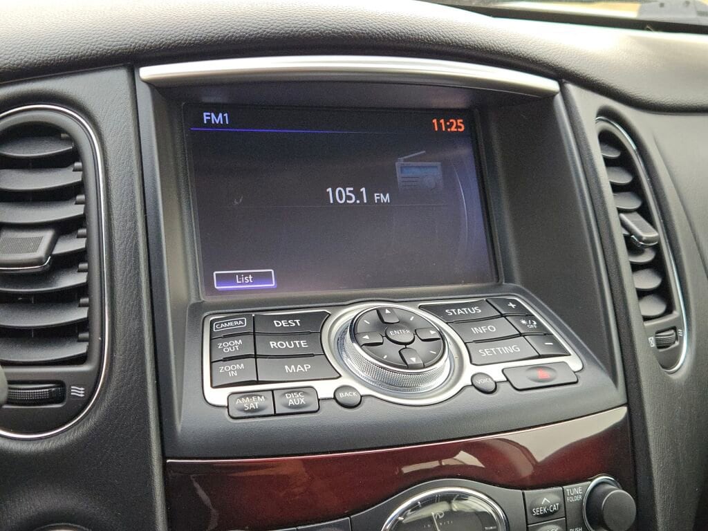 2017 INFINITI QX50 - Image 26