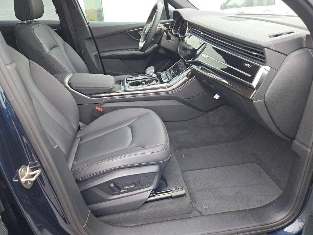 2025 Audi Q7 Premium Plus - Photo 7