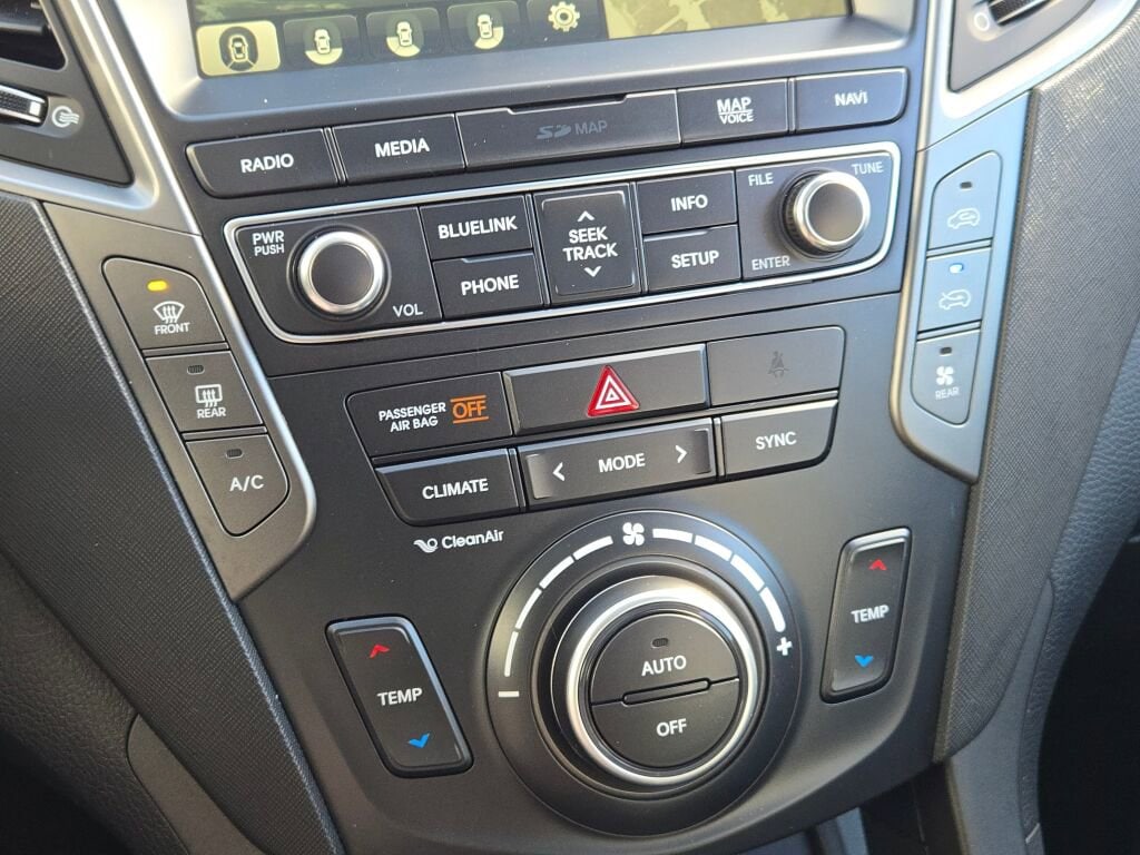 2017 HYUNDAI SANTA FE - Image 27