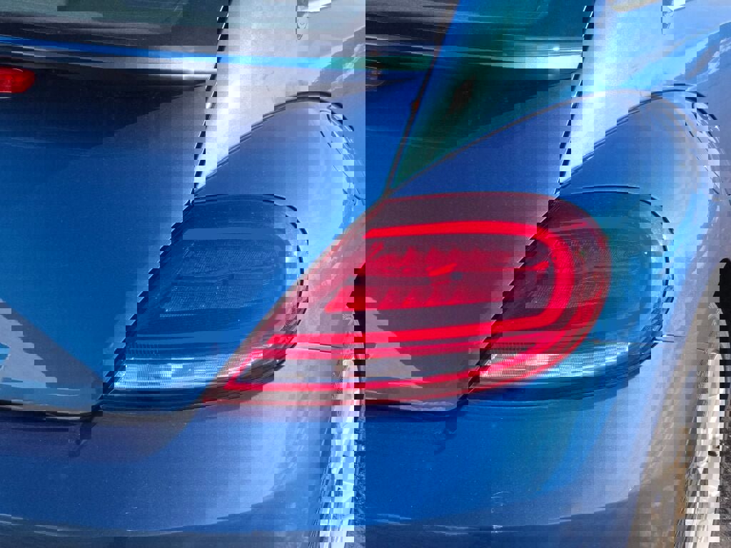 2018 VOLKSWAGEN BEETLE - Image 8