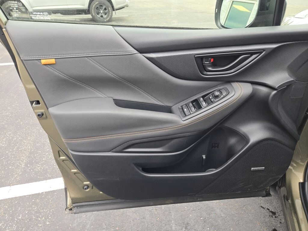 2025 SUBARU FORESTER - Image 18